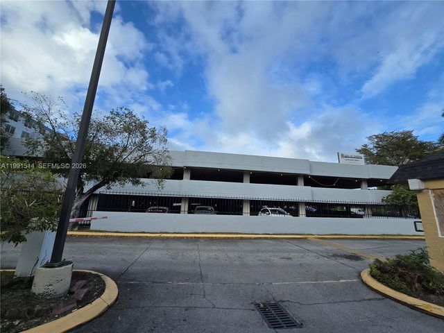 17890 W Dixie Hwy 307, North Miami Beach, FL 33160