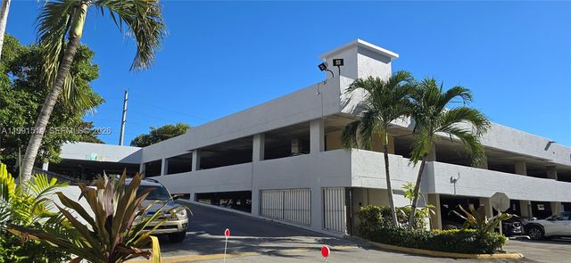 17890 W Dixie Hwy 307, North Miami Beach, FL 33160