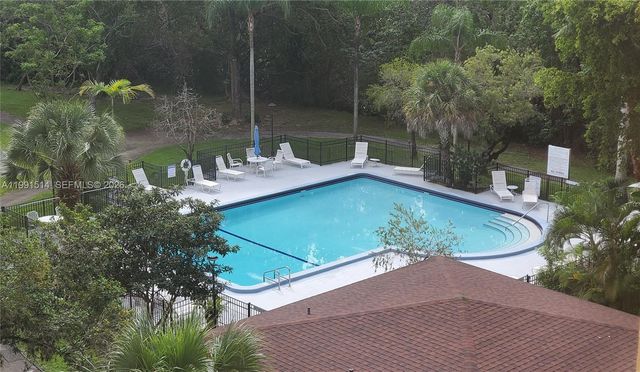 17890 W Dixie Hwy 307, North Miami Beach, FL 33160