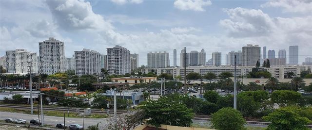 17890 W Dixie Hwy 307, North Miami Beach, FL 33160