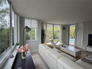 17890 W Dixie Hwy 307, North Miami Beach, FL 33160