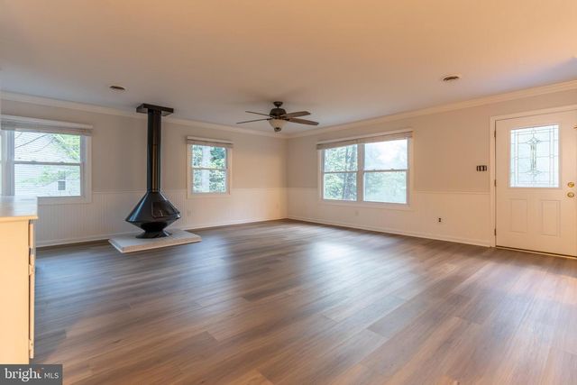 102 MONUMENT RD, Locust Grove, VA 22508