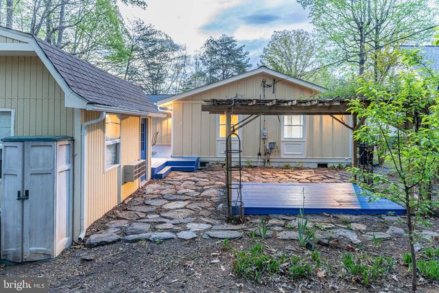102 MONUMENT RD, Locust Grove, VA 22508