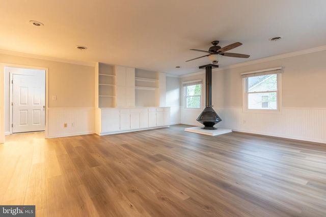 102 MONUMENT RD, Locust Grove, VA 22508