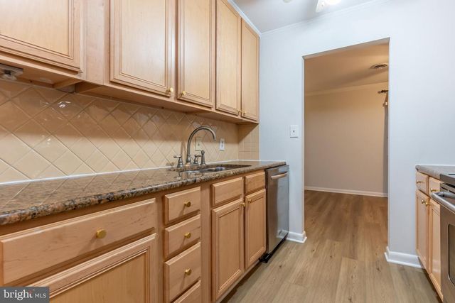 102 MONUMENT RD, Locust Grove, VA 22508