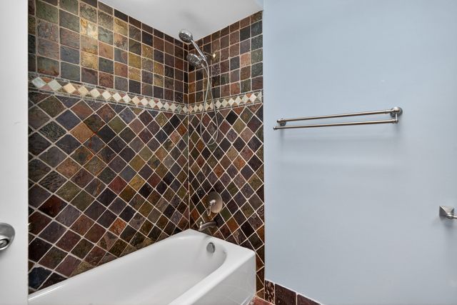 720 PRESTON Lane, Schaumburg, IL 60193