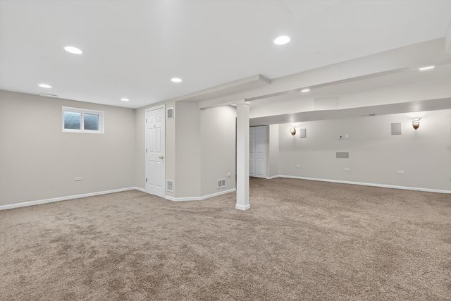 720 PRESTON Lane, Schaumburg, IL 60193