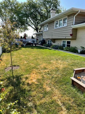 720 PRESTON Lane, Schaumburg, IL 60193