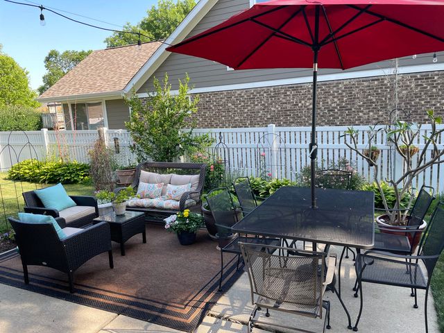 720 PRESTON Lane, Schaumburg, IL 60193