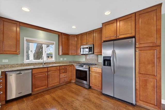 720 PRESTON Lane, Schaumburg, IL 60193