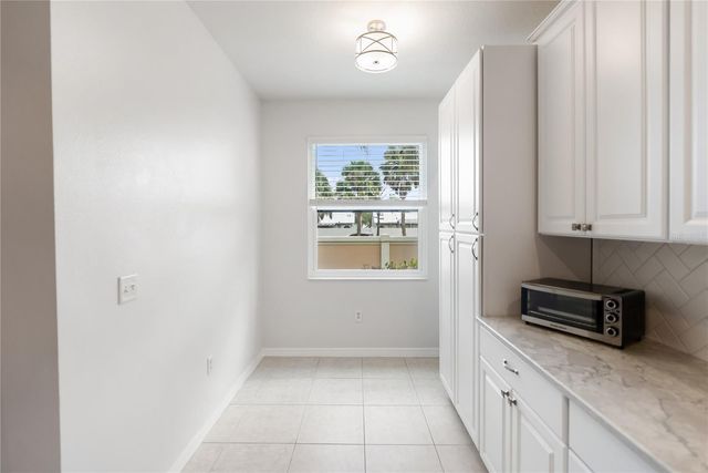 4307 VIA PIEDRA CIRCLE 6-102, Sarasota, FL 34233