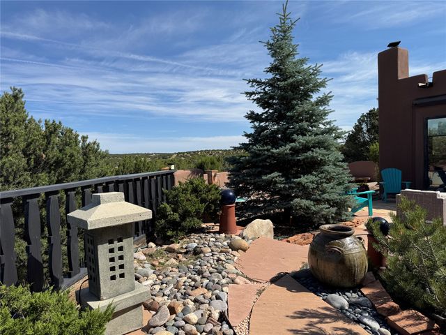 67 Vallecito Road, Santa Fe, NM 87506
