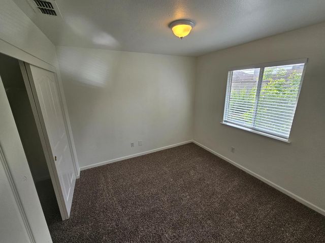 35 Klondike Ct, Sacramento, CA 95835