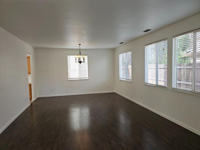 35 Klondike Ct, Sacramento, CA 95835