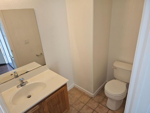 35 Klondike Ct, Sacramento, CA 95835