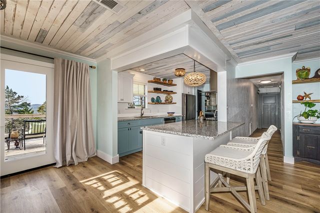 217 Stateline Drive, Holiday Island, AR 72631