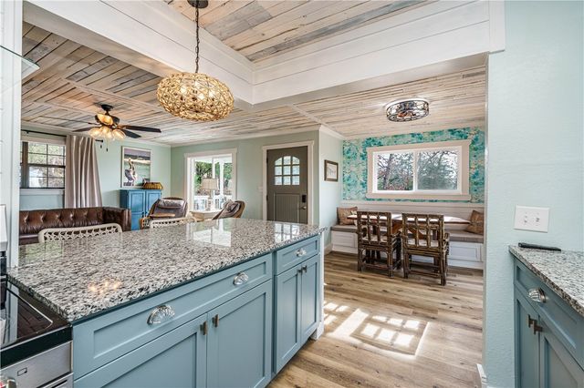 217 Stateline Drive, Holiday Island, AR 72631