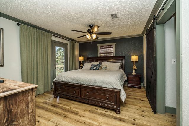 217 Stateline Drive, Holiday Island, AR 72631