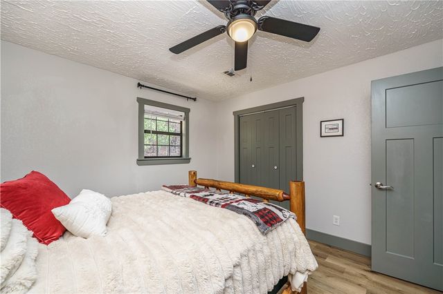 217 Stateline Drive, Holiday Island, AR 72631