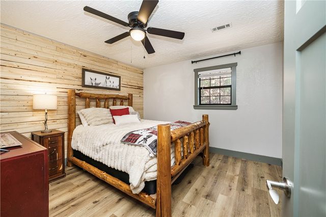 217 Stateline Drive, Holiday Island, AR 72631