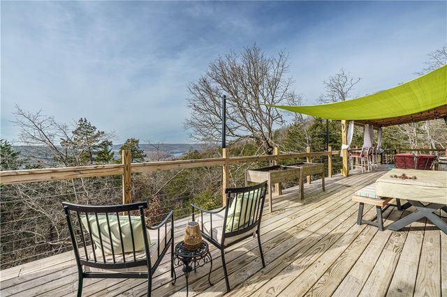 217 Stateline Drive, Holiday Island, AR 72631