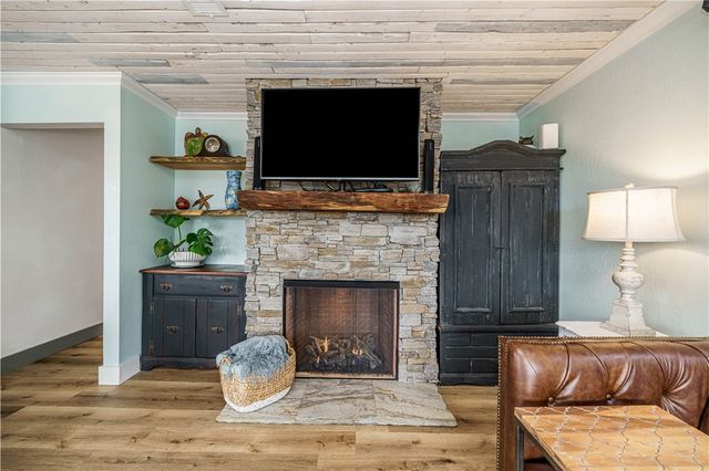 217 Stateline Drive, Holiday Island, AR 72631