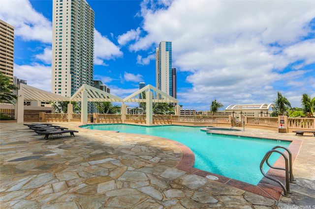 600 Queen Street 809, Honolulu, HI 96813