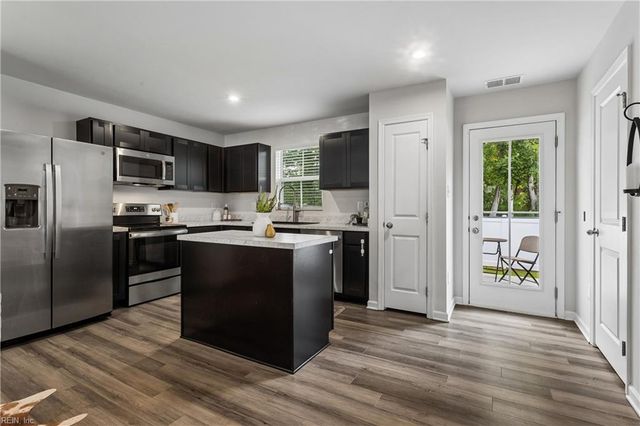 109 Starkey PL, Williamsburg, VA 23185