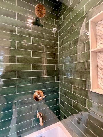 639 Compass Cove CIR, Moneta, VA 24121