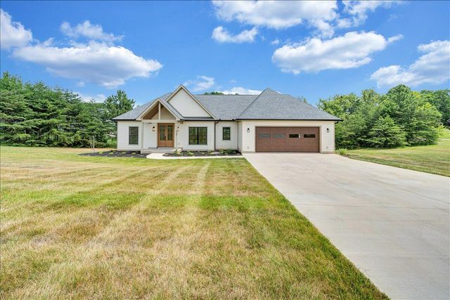 639 Compass Cove CIR, Moneta, VA 24121