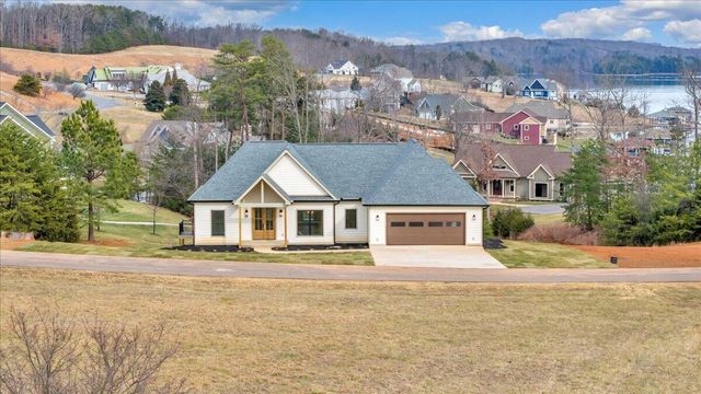 639 Compass Cove CIR, Moneta, VA 24121