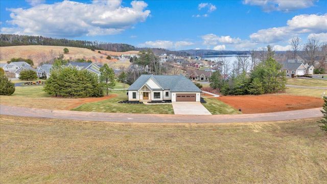 639 Compass Cove CIR, Moneta, VA 24121
