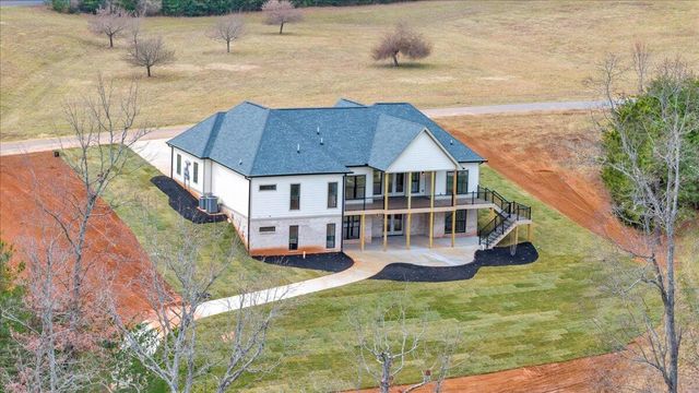 639 Compass Cove CIR, Moneta, VA 24121