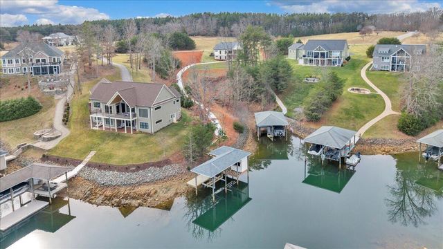 639 Compass Cove CIR, Moneta, VA 24121