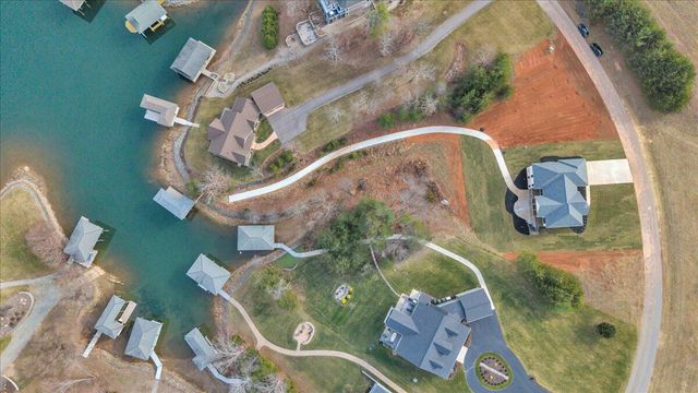 639 Compass Cove CIR, Moneta, VA 24121