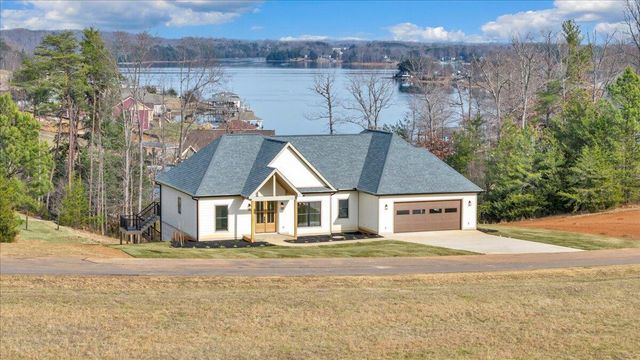 639 Compass Cove CIR, Moneta, VA 24121