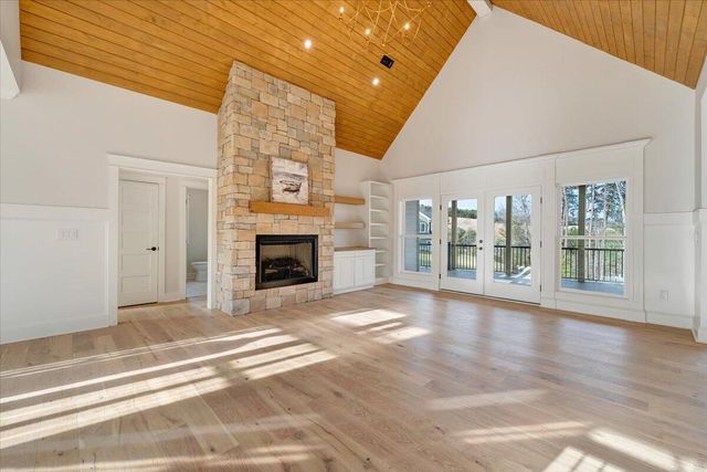 639 Compass Cove CIR, Moneta, VA 24121