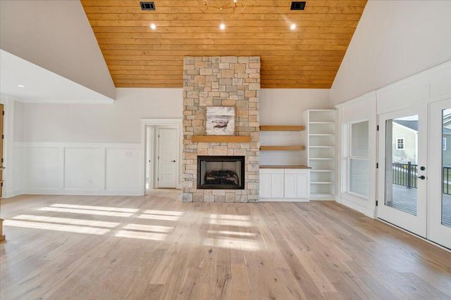 639 Compass Cove CIR, Moneta, VA 24121
