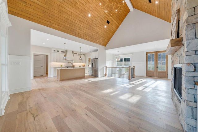 639 Compass Cove CIR, Moneta, VA 24121