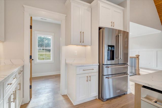 639 Compass Cove CIR, Moneta, VA 24121