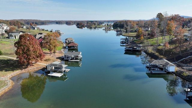 639 Compass Cove CIR, Moneta, VA 24121