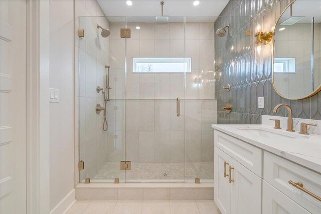 639 Compass Cove CIR, Moneta, VA 24121