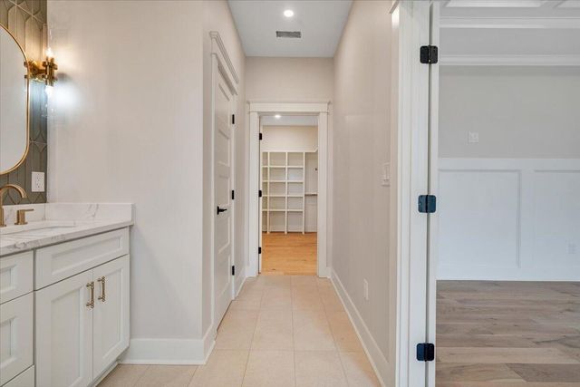 639 Compass Cove CIR, Moneta, VA 24121