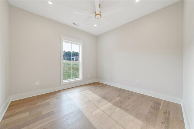 639 Compass Cove CIR, Moneta, VA 24121