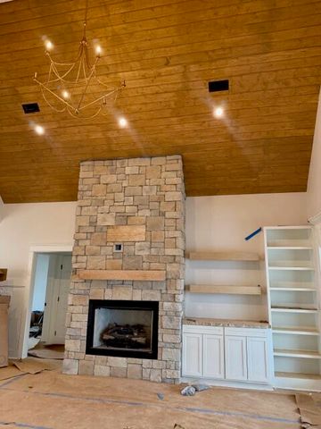 639 Compass Cove CIR, Moneta, VA 24121