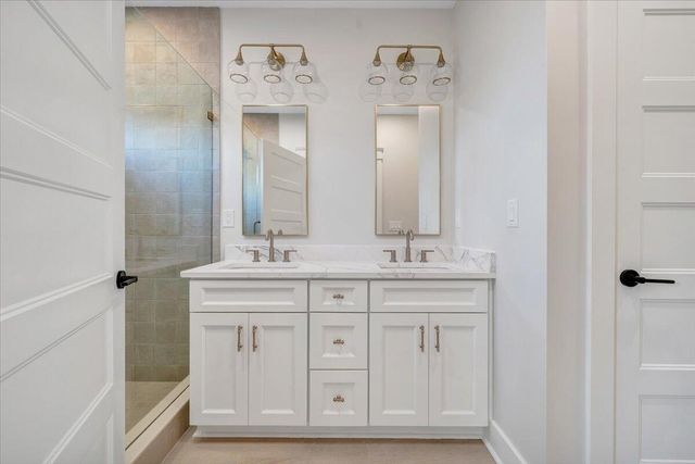 639 Compass Cove CIR, Moneta, VA 24121
