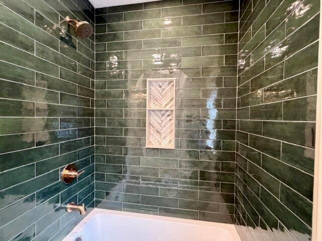 639 Compass Cove CIR, Moneta, VA 24121