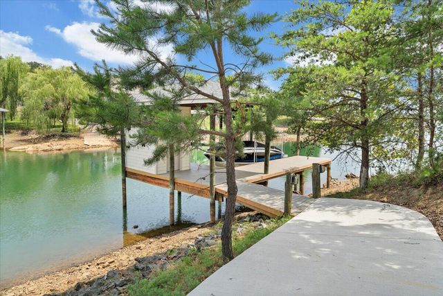 639 Compass Cove CIR, Moneta, VA 24121