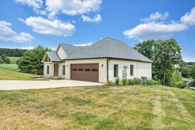 639 Compass Cove CIR, Moneta, VA 24121