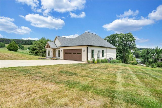 639 Compass Cove CIR, Moneta, VA 24121